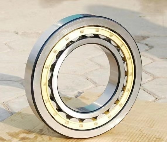 機械修理工場用 N305 円筒型ローラーベアリングの安装